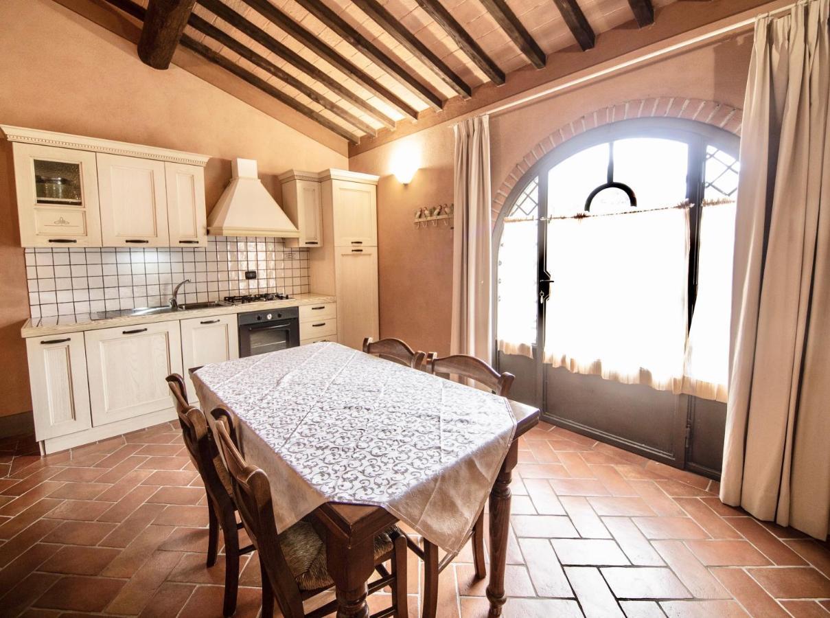 Apartments In Residence With Swimming Pool In Monteverdi Marittimo Buitenkant foto